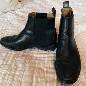 Everlane Black Modern Chelsea Boot